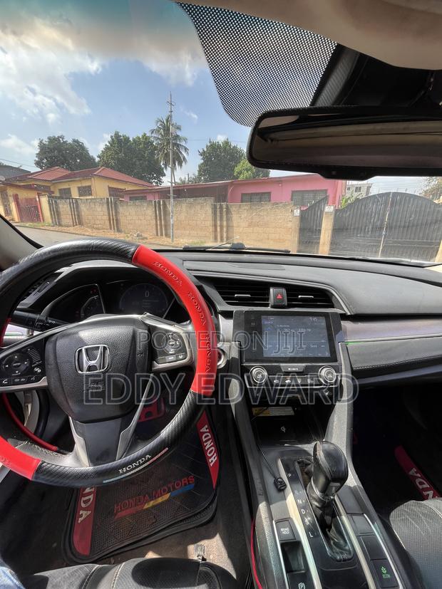 Honda Civic Touring 4dr Sedan (1.5L 4cyl) 2017 White