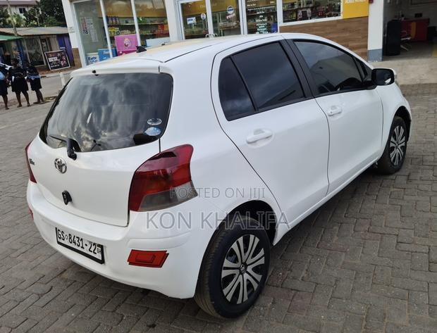 Toyota Vitz 1.5 FWD 3dr 2009 White