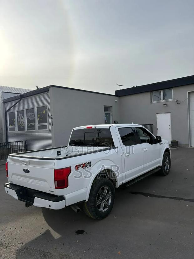 Ford F-150 Lariat 4x4 SuperCrew Cab Styleside 5.5 ft. box 145 in. WB