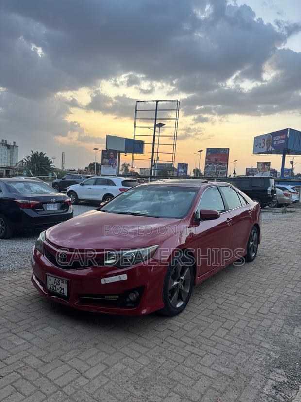 Toyota Camry 2014 Red