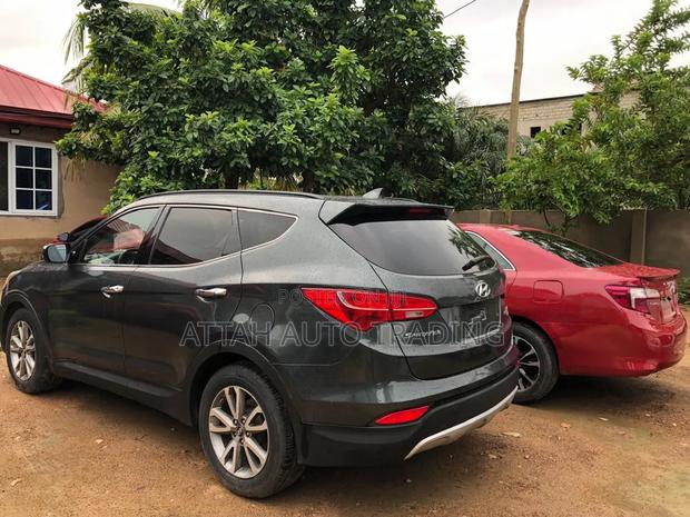 Hyundai Santa Fe 2014 Black