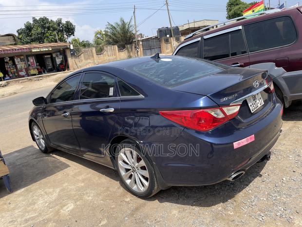 Hyundai Sonata Limited 2.0T Sedan (2.0L 4cyl 6A) 2011 Blue