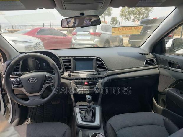 Hyundai Elantra 2017 White