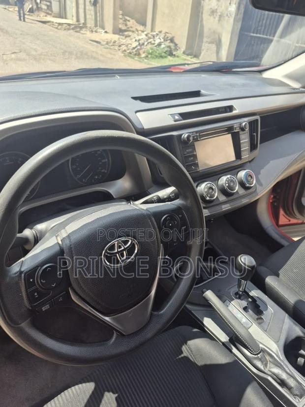 Toyota RAV4 2017 Orange