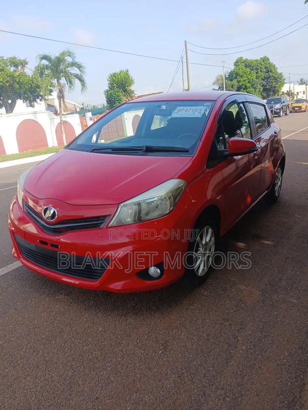 Toyota Vitz 1.3 FWD 5dr 2013 Red