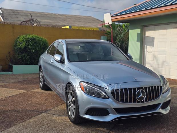 Mercedes-Benz C300 2015 Blue