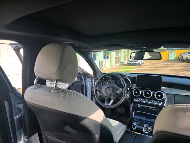 Mercedes-Benz C300 2015 Blue