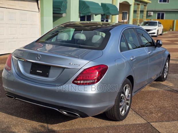 Mercedes-Benz C300 2015 Blue