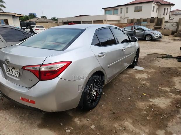 Toyota Corolla LE Eco 4dr Sedan (1.8L 4cyl CVT) 2015 Silver