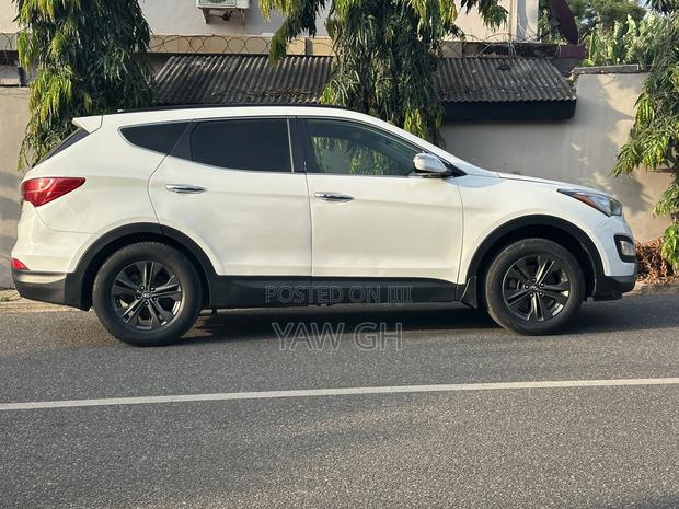 Hyundai Santa Fe 2015 White