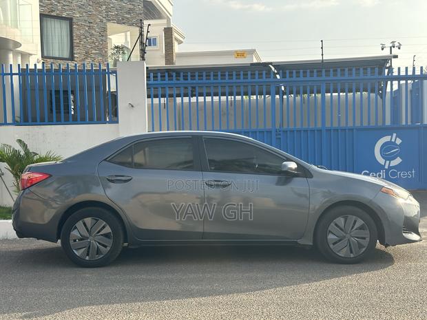 Toyota Corolla LE ECO 4dr Sedan (1.8L 4cyl CVT) 2017 Gray