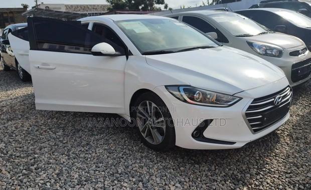Hyundai Avante 2018 White