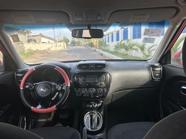 Kia Soul Base Hatchback 2017 Red