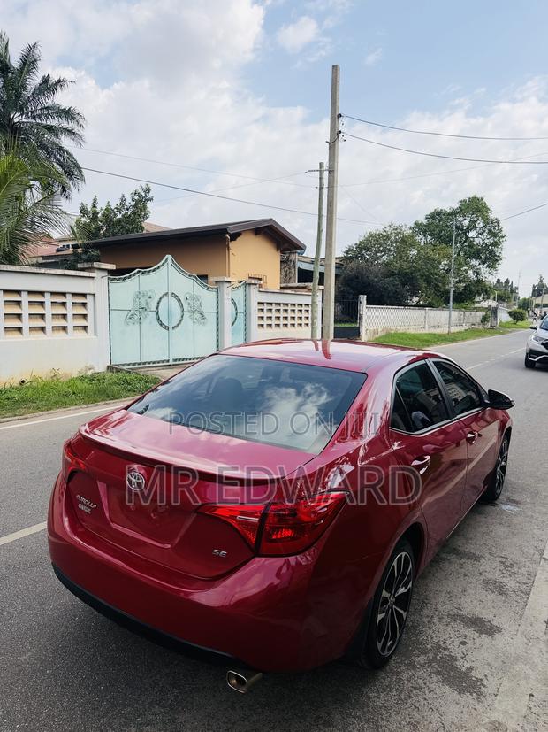 Toyota Corolla SE (1.8L 4cyl 2A) 2018 Red
