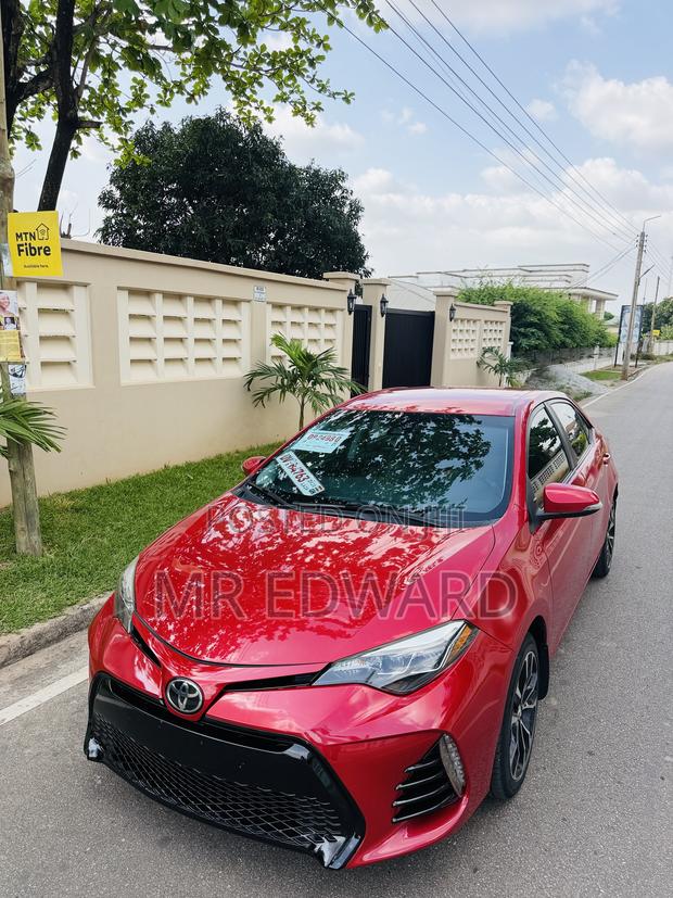 Toyota Corolla SE (1.8L 4cyl 2A) 2018 Red