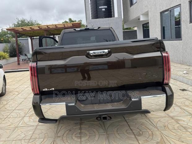 Toyota Tundra 1794 Edition CrewMax 6.5' Bed 2024 Gray