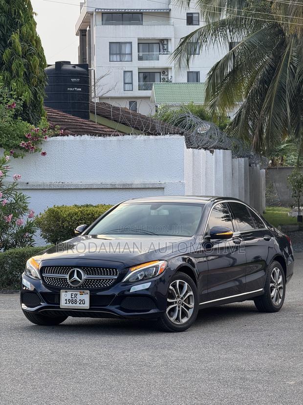 Mercedes-Benz C300 Luxury Sedan RWD (2.0L 4cyl 7A) 2017 Blue