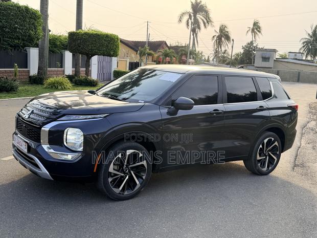 Mitsubishi Outlander SE 2022 Gray