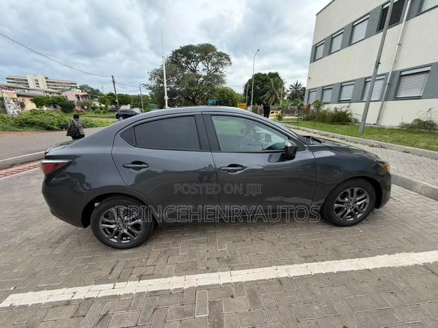 Toyota Yaris 2020 Black