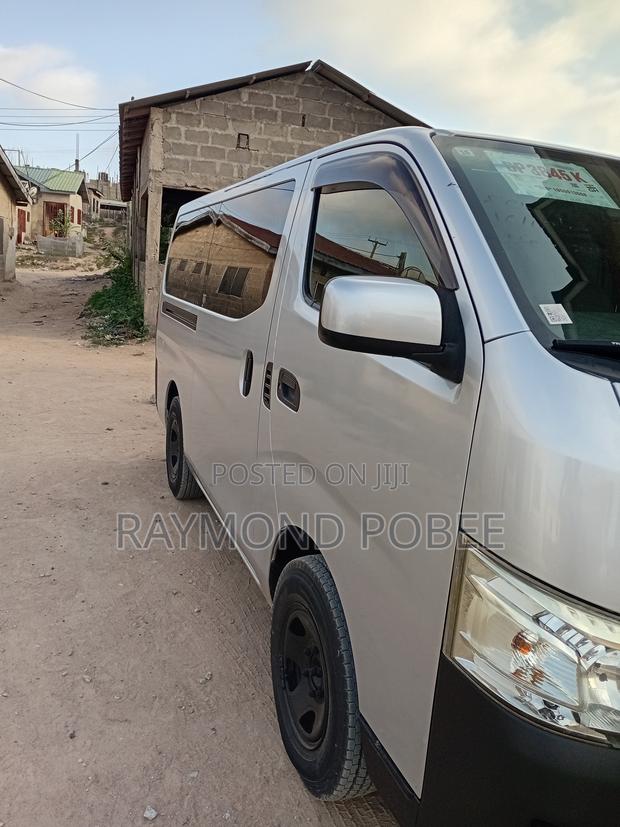 Nissan Caravan 2014 Silver