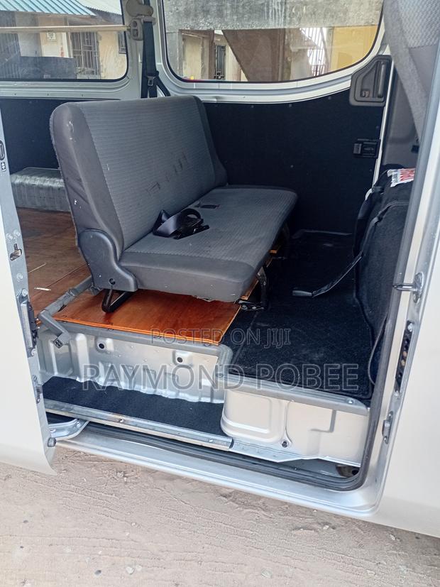 Nissan Caravan 2014 Silver