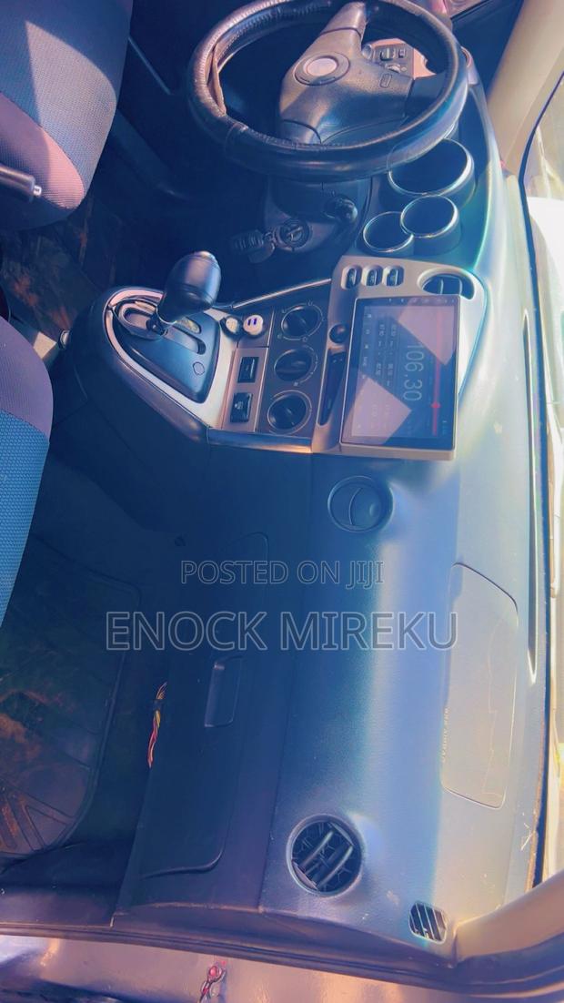Toyota Matrix XR Hatchback FWD (1.8L 4cyl 4A) 2005 Gray