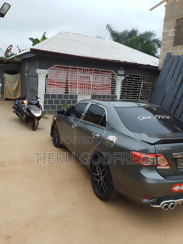 Toyota Corolla S 5-Speed 2013 Gray