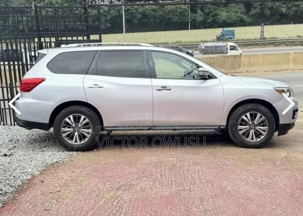 Nissan Pathfinder 2020 Silver