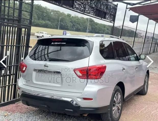 Nissan Pathfinder 2020 Silver