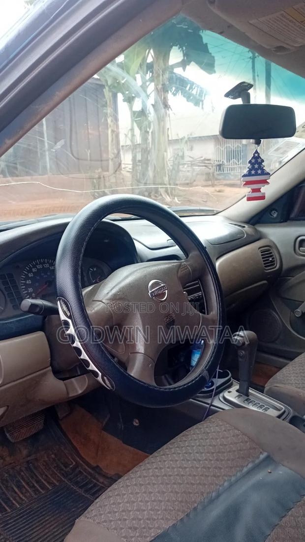 Nissan Sentra SE-R 2011 Blue