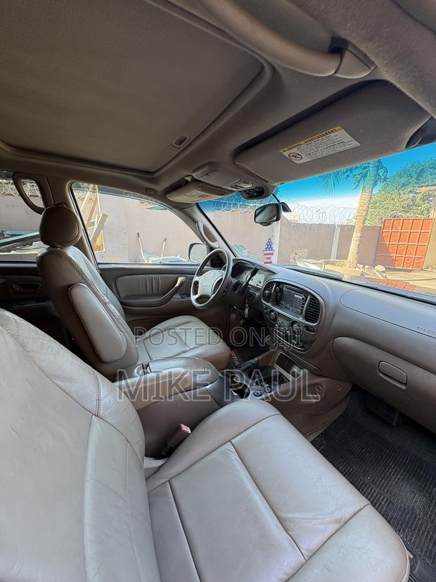 Toyota Sequoia Limited 4dr SUV (4.7L 8cyl 4A) 2004 Gray