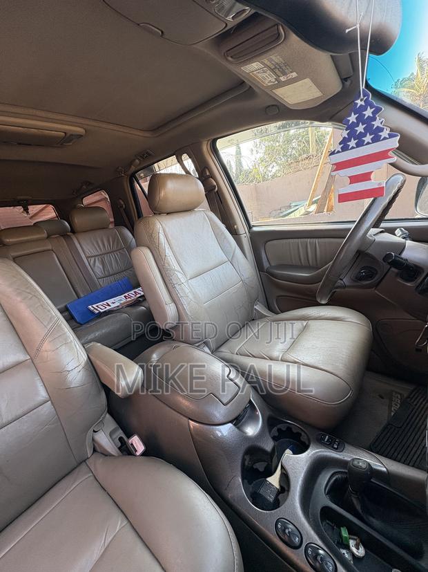 Toyota Sequoia Limited 4dr SUV (4.7L 8cyl 4A) 2004 Gray