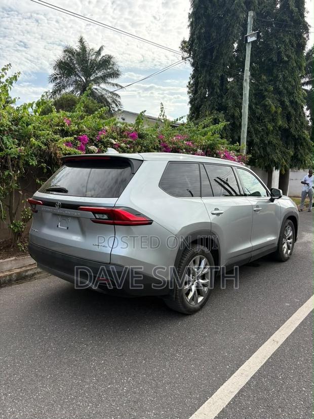 Toyota Highlander Limited AWD 2024 Silver