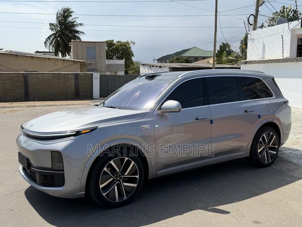 Li Auto L9 1.5 Hybrid AWD 2022 Silver
