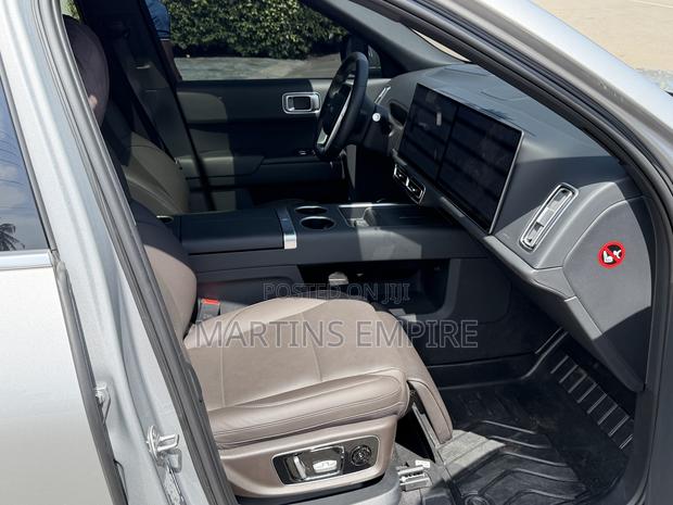 Li Auto L9 1.5 Hybrid AWD 2022 Silver
