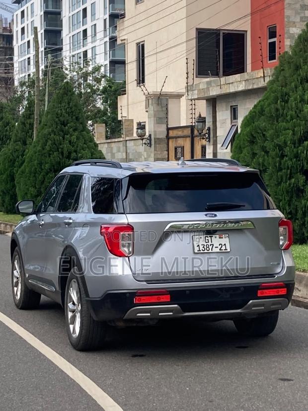 Ford Explorer 2021 Silver