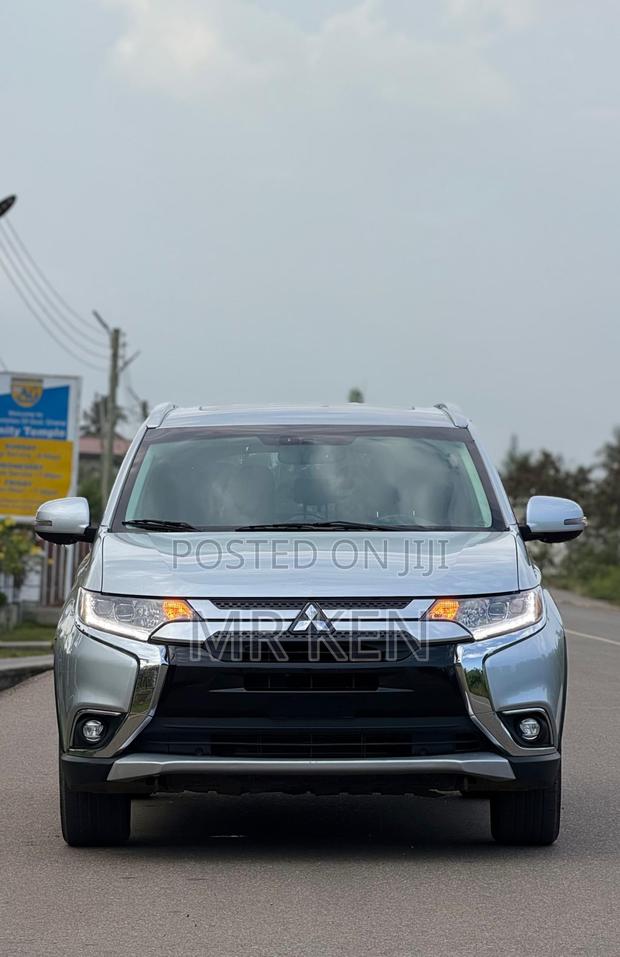 Mitsubishi Outlander SEL AWC 2018 Silver