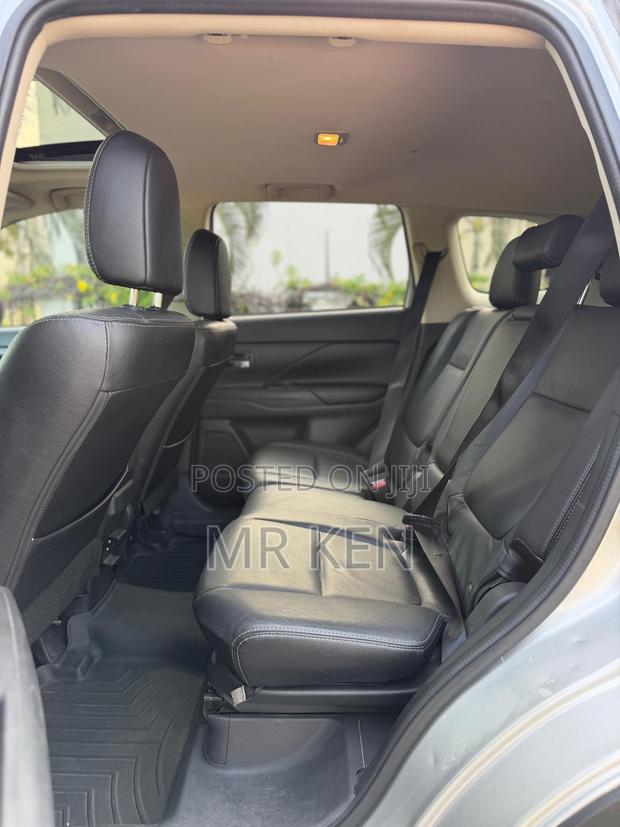 Mitsubishi Outlander SEL AWC 2018 Silver