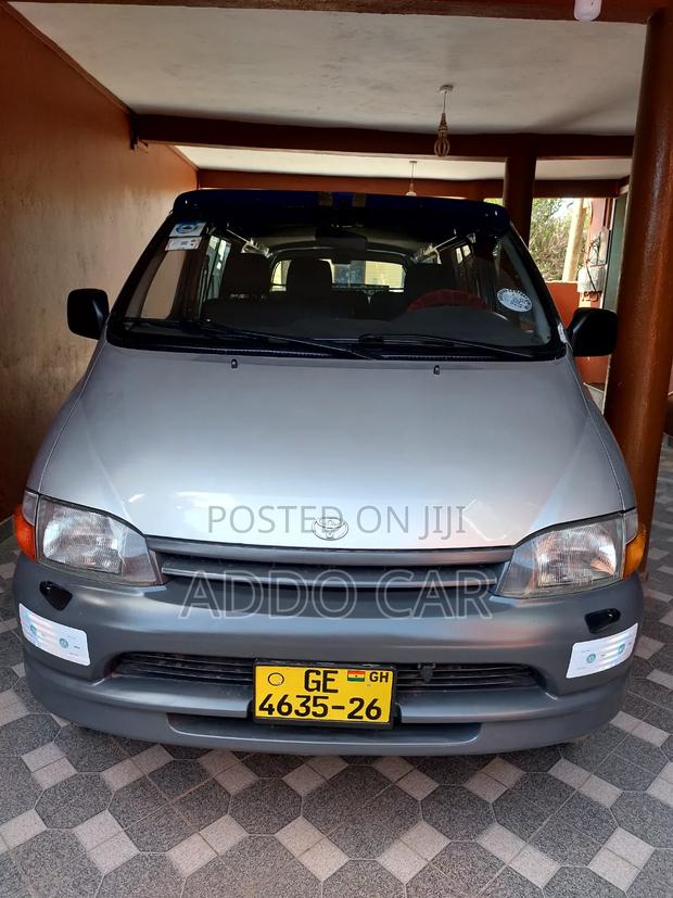 Toyota Grand HiAce 2002 Silver