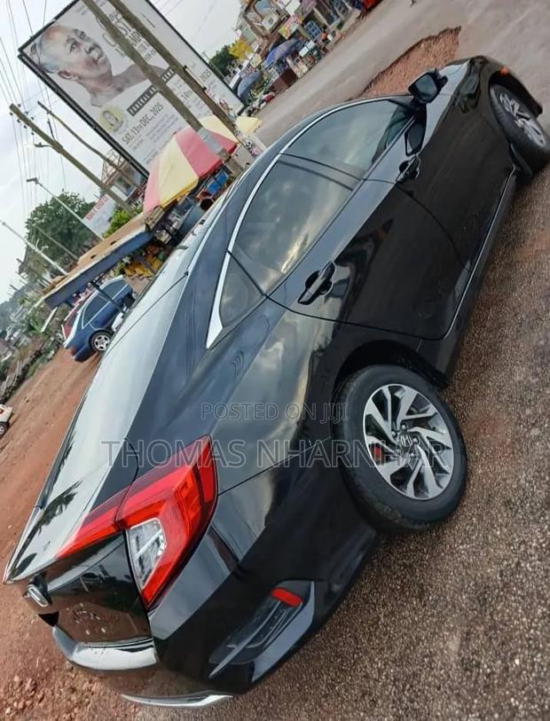 Honda Civic EX Hatchback 2019 Black