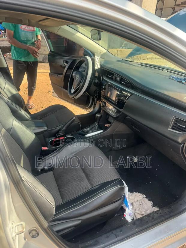 Toyota Corolla 2016 Silver