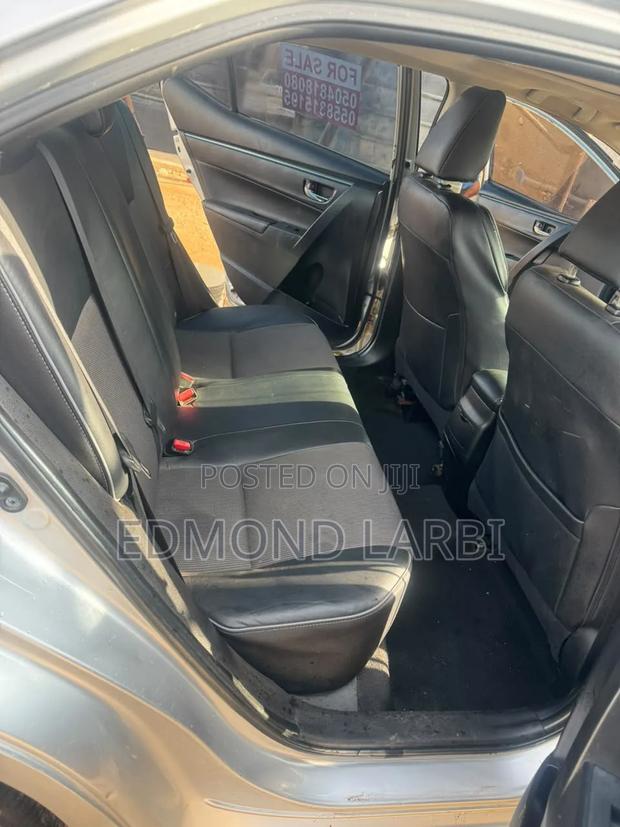Toyota Corolla 2016 Silver