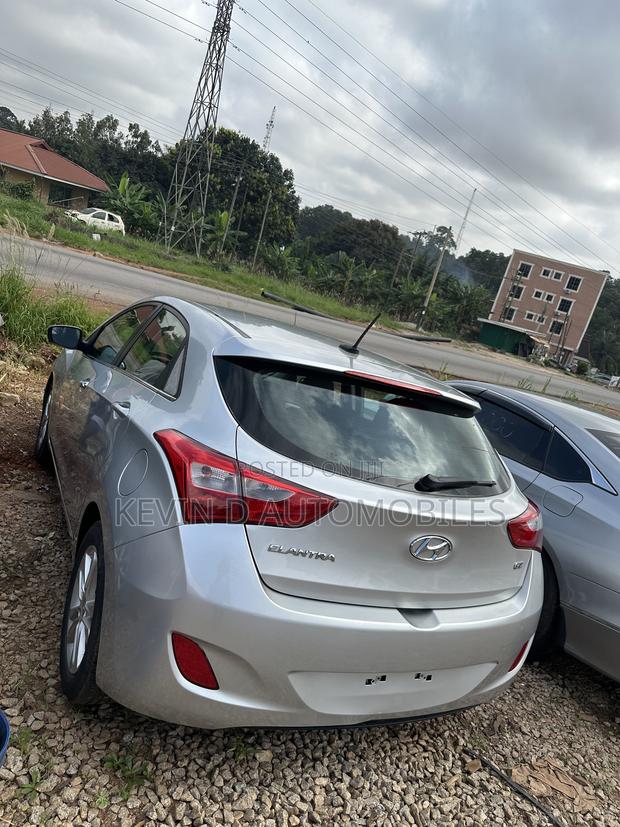 Hyundai Elantra SE 4dr Sedan (1.8L 4cyl 6A) 2015 Silver