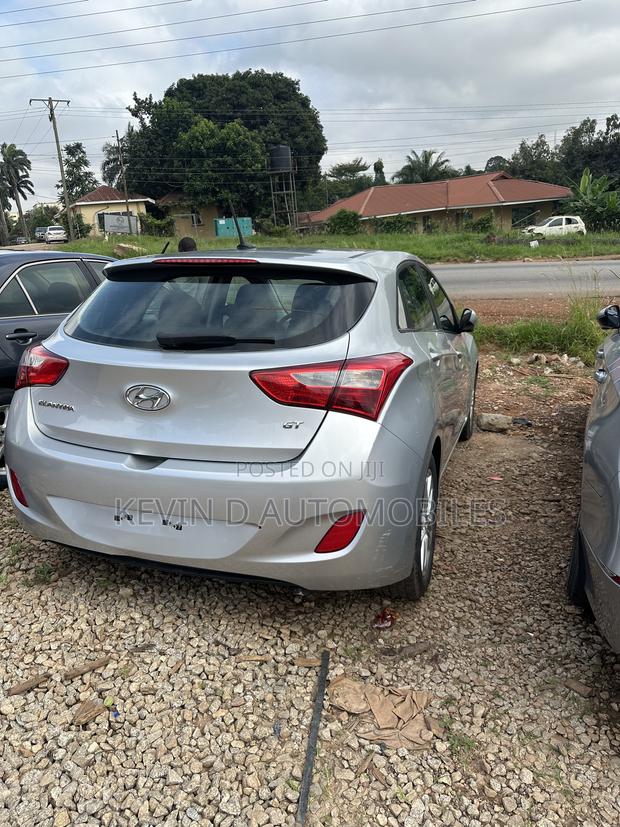 Hyundai Elantra SE 4dr Sedan (1.8L 4cyl 6A) 2015 Silver