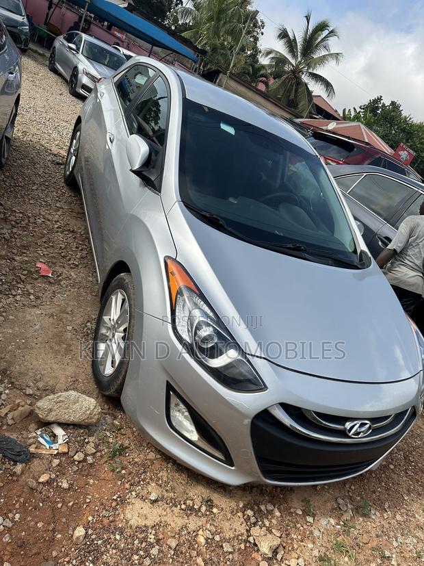 Hyundai Elantra SE 4dr Sedan (1.8L 4cyl 6A) 2015 Silver