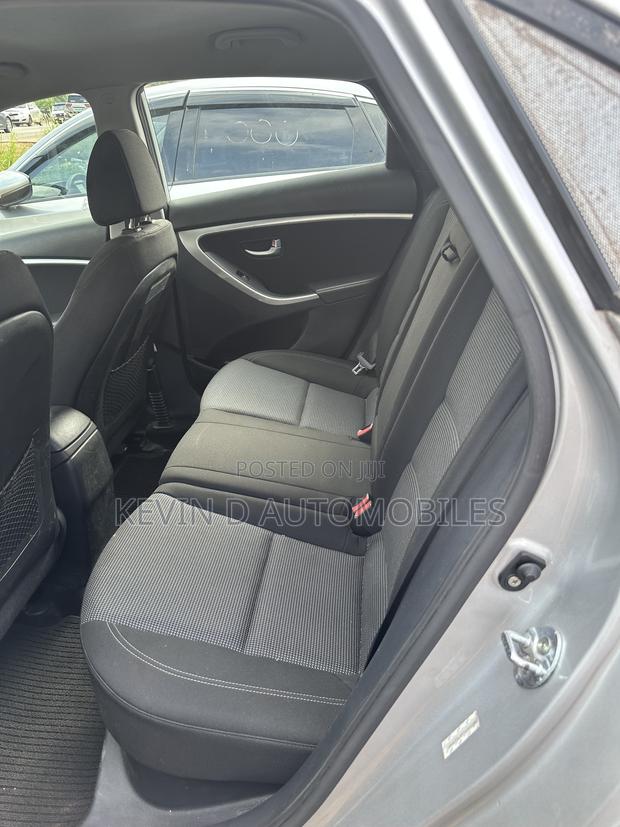 Hyundai Elantra SE 4dr Sedan (1.8L 4cyl 6A) 2015 Silver
