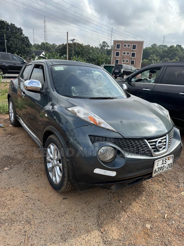 Nissan Juke SL 4dr Hatchback AWD (1.6L 4cyl Turbo CVT) 2015 Gray