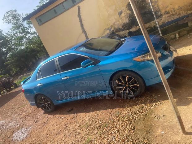 Toyota Corolla 2010 Blue