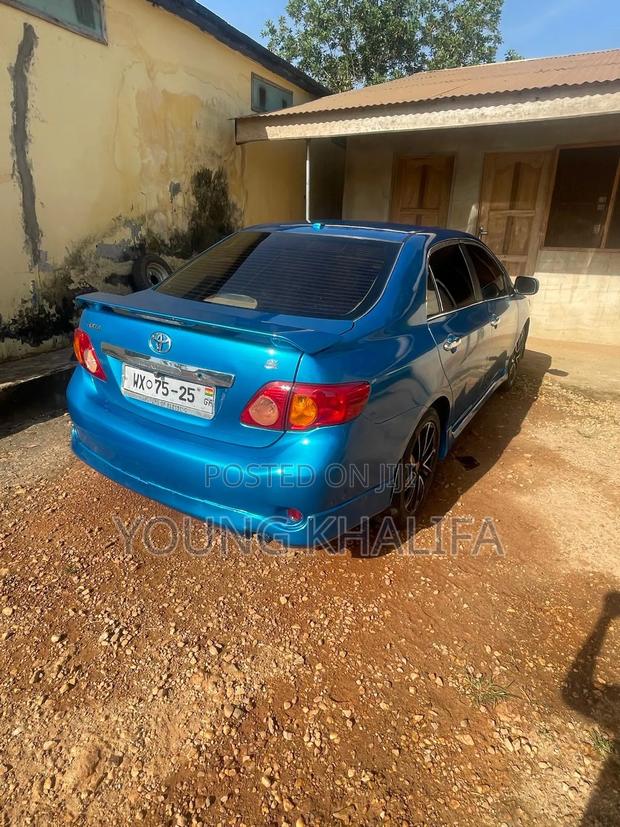 Toyota Corolla 2010 Blue