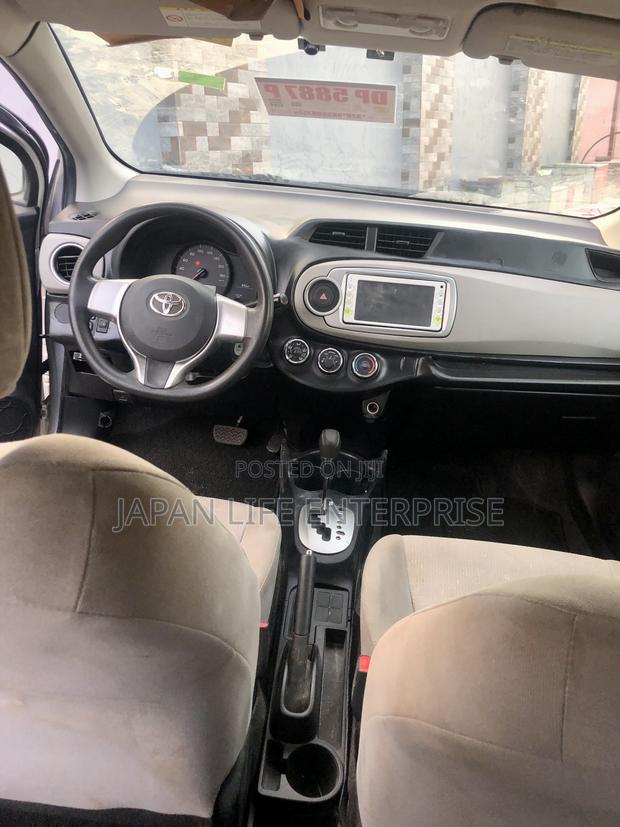 Toyota Vitz 2011 Gray